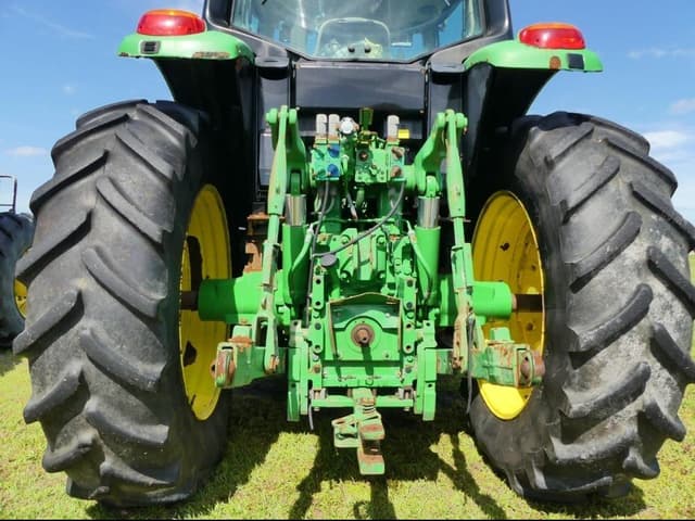 Image of John Deere 6155M equipment image 4