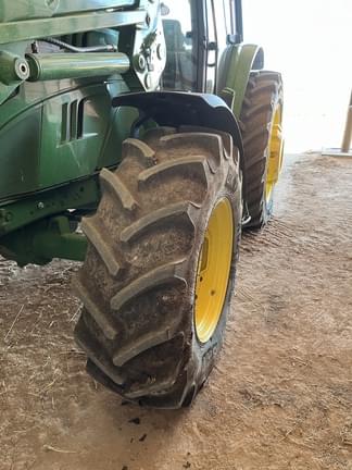 Image of John Deere 6155M equipment image 2