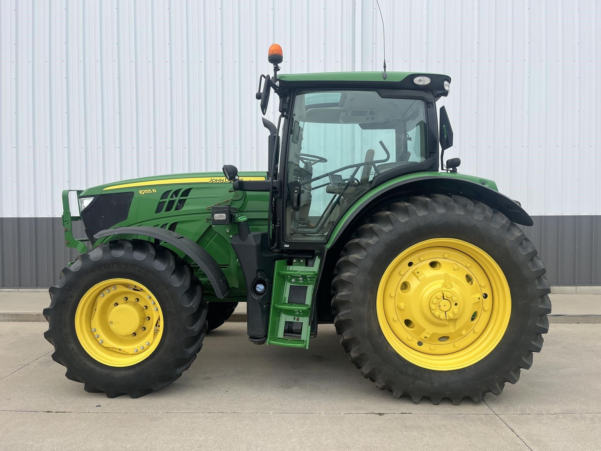 2018 John Deere 6155R Equipment Image0