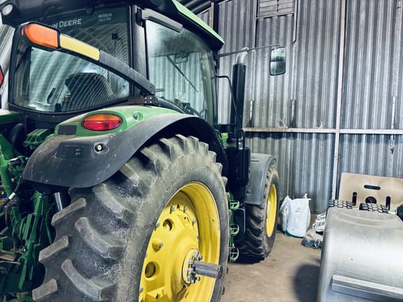 Image of John Deere 6155R equipment image 4