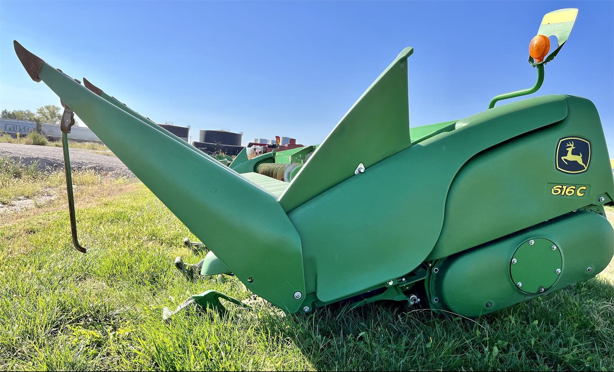 2018 John Deere 616C Equipment Image0