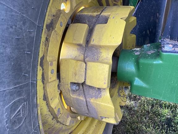 Image of John Deere 6175R equipment image 4