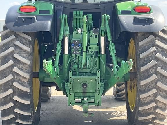 Image of John Deere 6175R equipment image 4