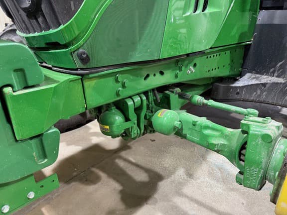 Image of John Deere 6175R equipment image 2