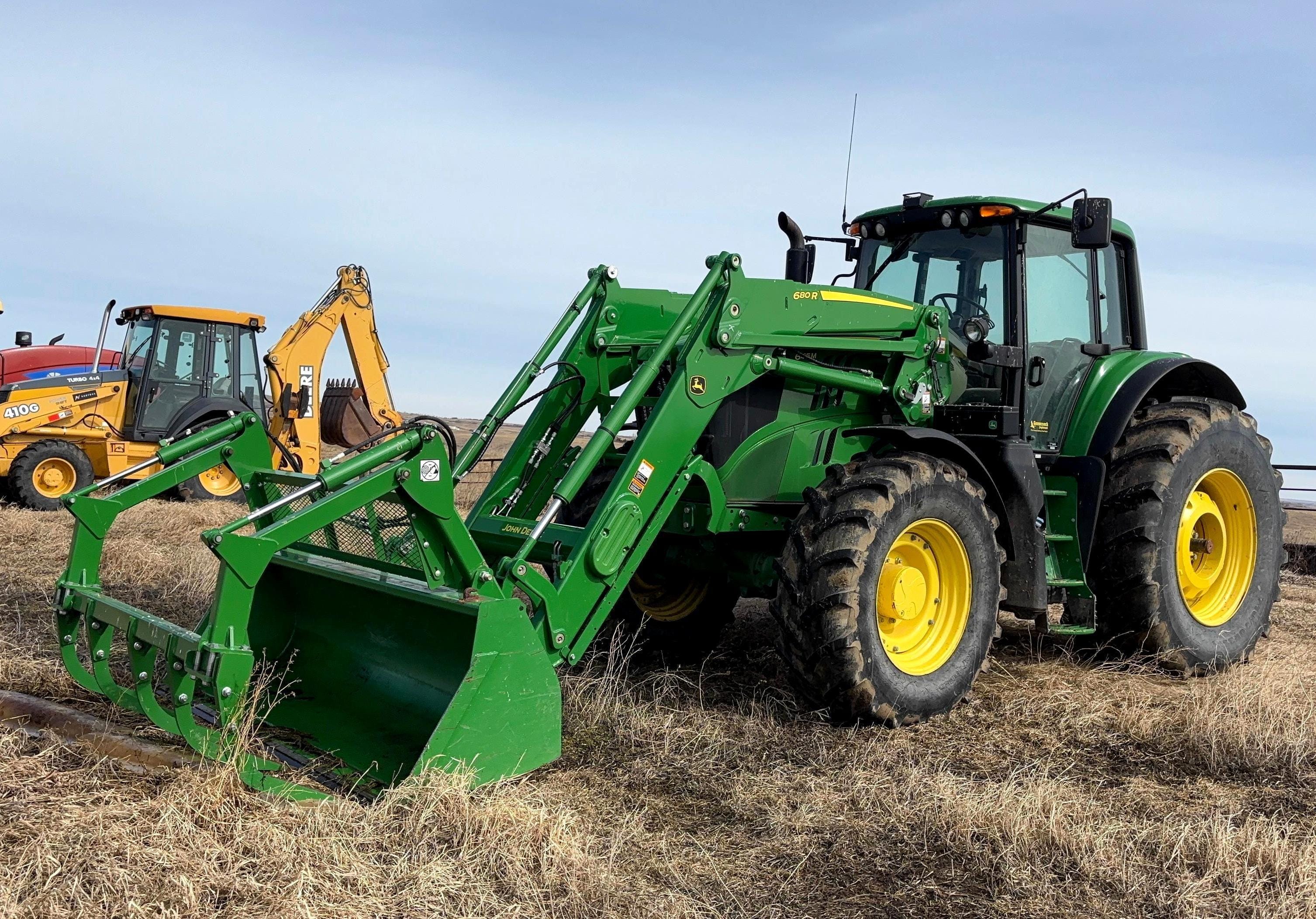 2018 John Deere 6195M Equipment Image0