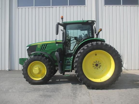 Image of John Deere 6215R equipment image 3