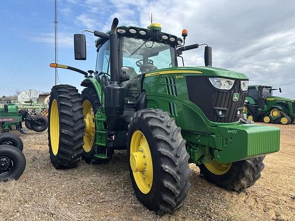 Image of John Deere 6215R equipment image 3