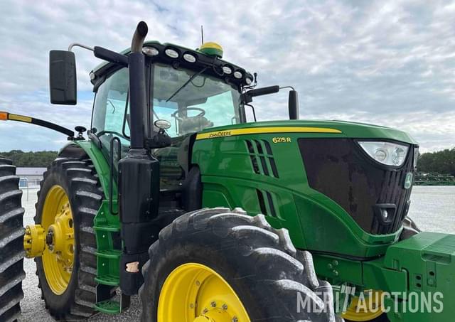 Image of John Deere 6215R equipment image 2