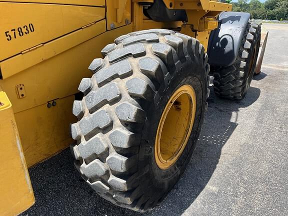 Image of John Deere 624K-II equipment image 4