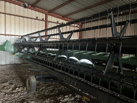 Image of John Deere 635F equipment image 4