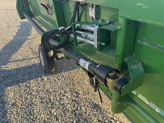 Image of John Deere 635F equipment image 4