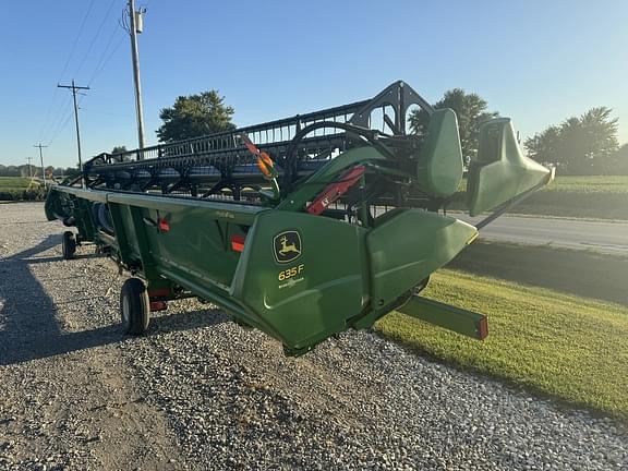 Image of John Deere 635F equipment image 3