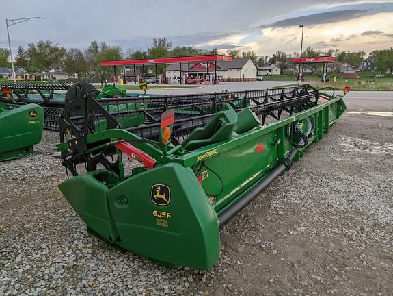 Image of John Deere 635F equipment image 4