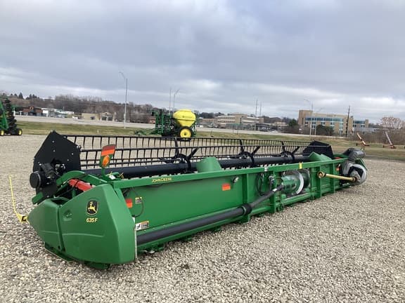 Image of John Deere 635F equipment image 4