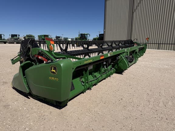 Image of John Deere 635FD equipment image 2