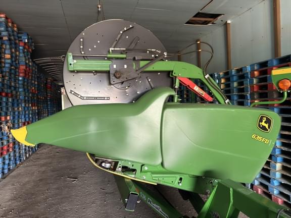 Image of John Deere 635FD equipment image 2