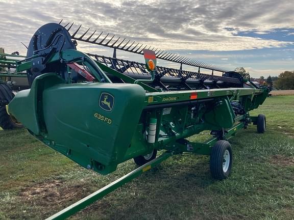 Image of John Deere 635FD equipment image 1