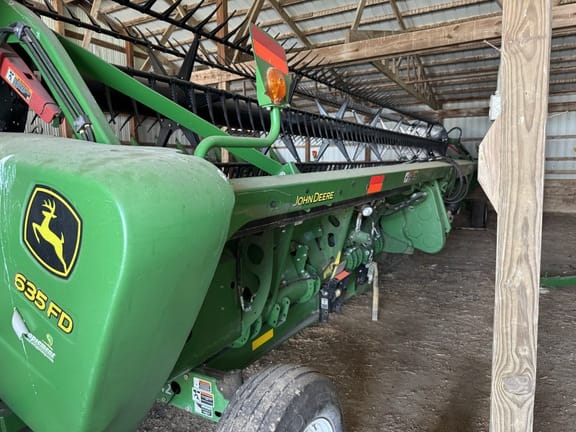 2018 John Deere 635FD Equipment Image0