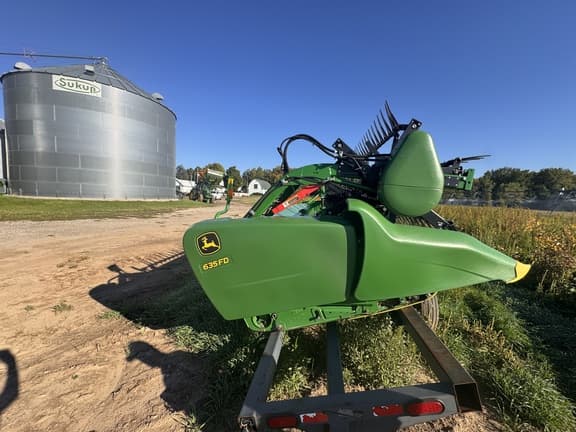 Image of John Deere 635FD equipment image 2