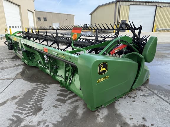 Image of John Deere 635FD equipment image 2