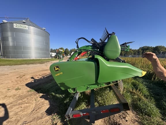 Image of John Deere 635FD equipment image 3