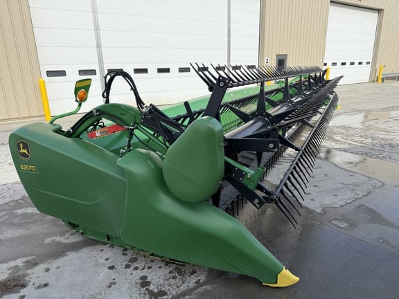 2018 John Deere 635FD Equipment Image0