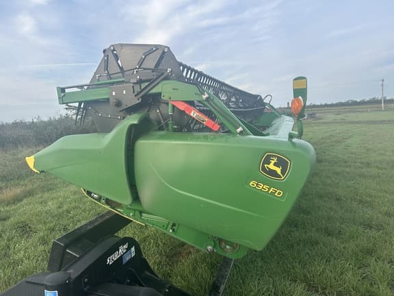 Image of John Deere 635FD equipment image 4