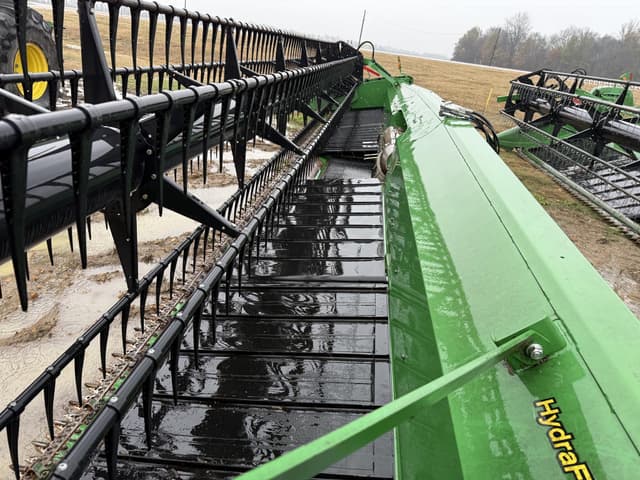 Image of John Deere 635FD equipment image 3