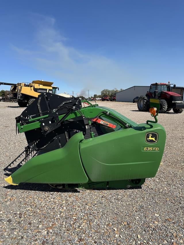 Image of John Deere 635FD equipment image 2