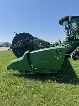 Image of John Deere 635FD equipment image 4