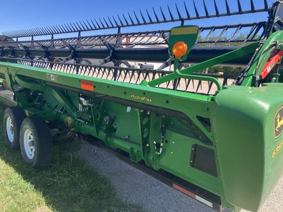 Image of John Deere 635FD equipment image 4