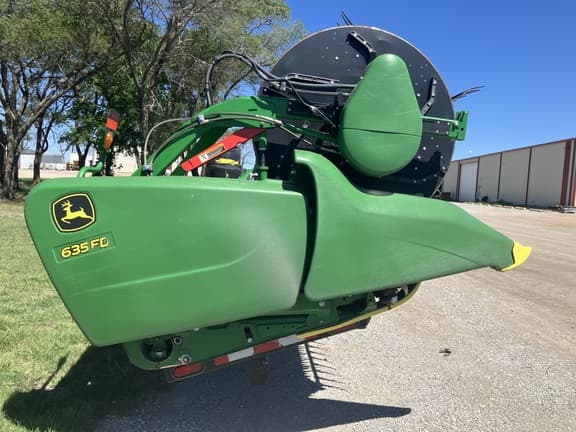 Image of John Deere 635FD equipment image 3