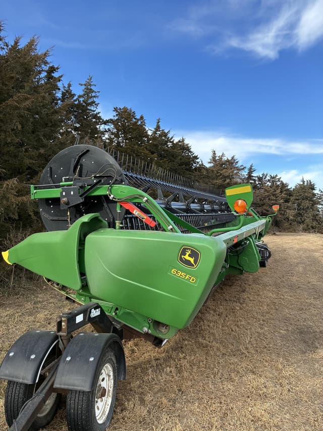Image of John Deere 635FD equipment image 1