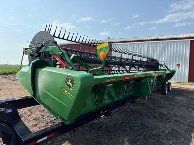 Image of John Deere 635FD equipment image 3