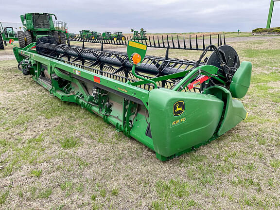 Image of John Deere 635FD equipment image 4