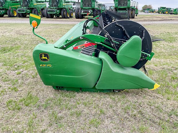 Image of John Deere 635FD equipment image 3