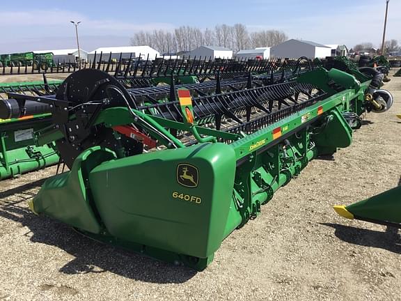 Image of John Deere 640FD equipment image 3