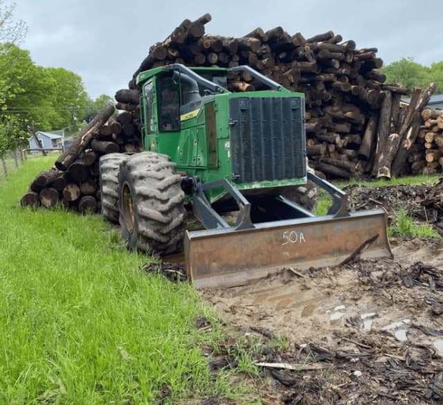 Image of John Deere 640L equipment image 1