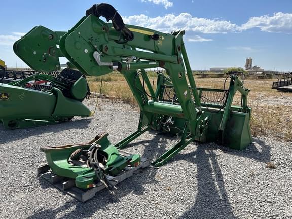 Image of John Deere 640R equipment image 4