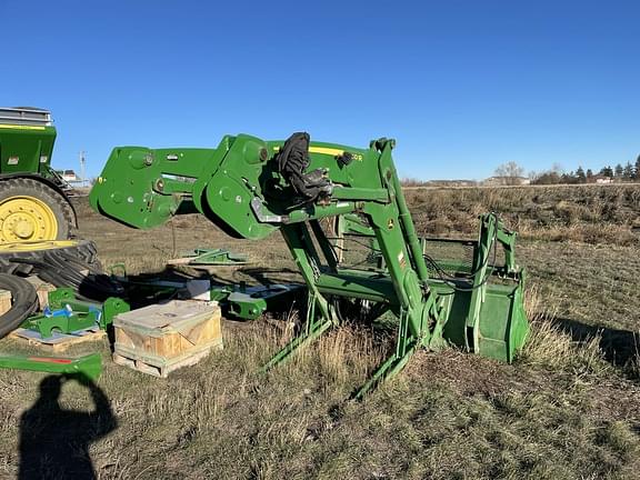 Image of John Deere 640R equipment image 1