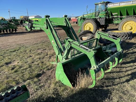 Image of John Deere 640R equipment image 3