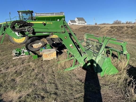 Image of John Deere 640R equipment image 2