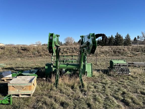 2018 John Deere 640R Equipment Image0