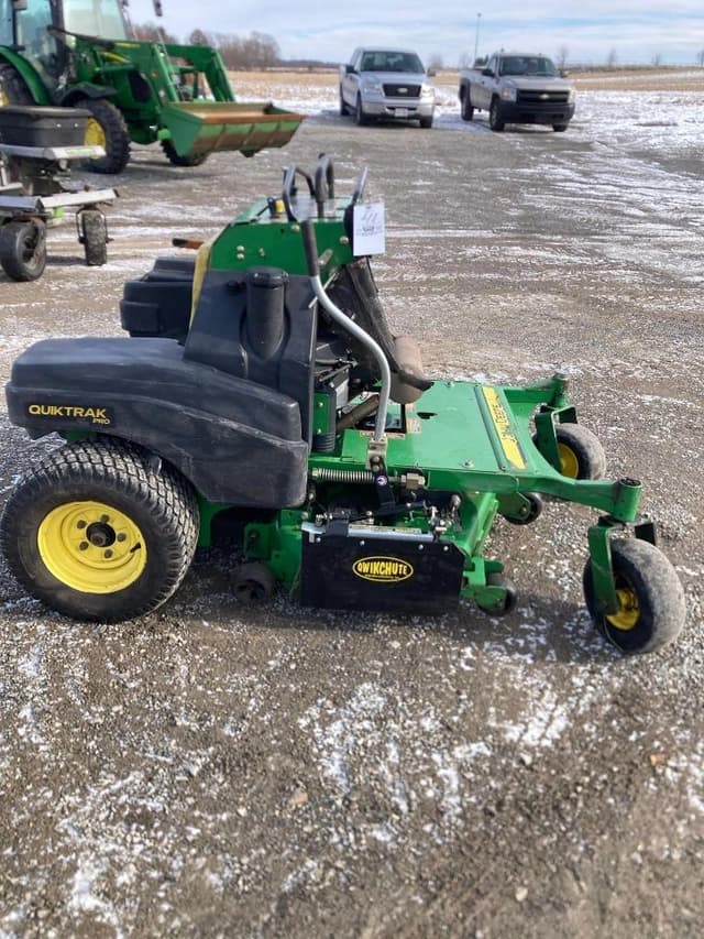 Image of John Deere 647A equipment image 2