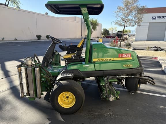 Image of John Deere 6700A equipment image 3