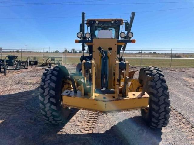 Image of John Deere 672G equipment image 2