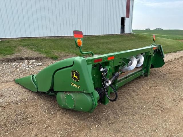 Image of John Deere 706C equipment image 1