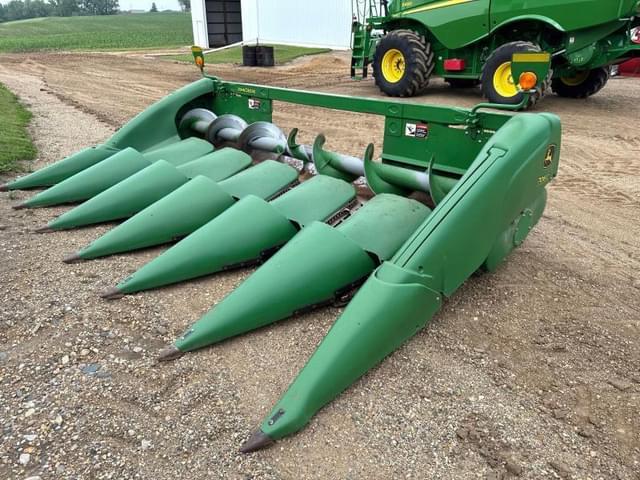 Image of John Deere 706C equipment image 4