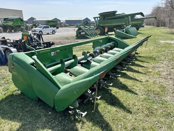 Image of John Deere 708C equipment image 4