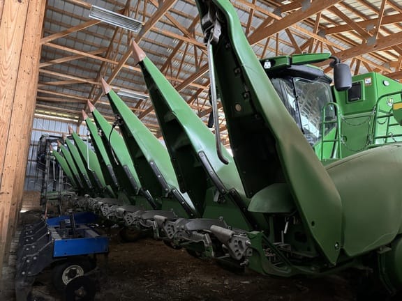 2018 John Deere 708C Equipment Image0